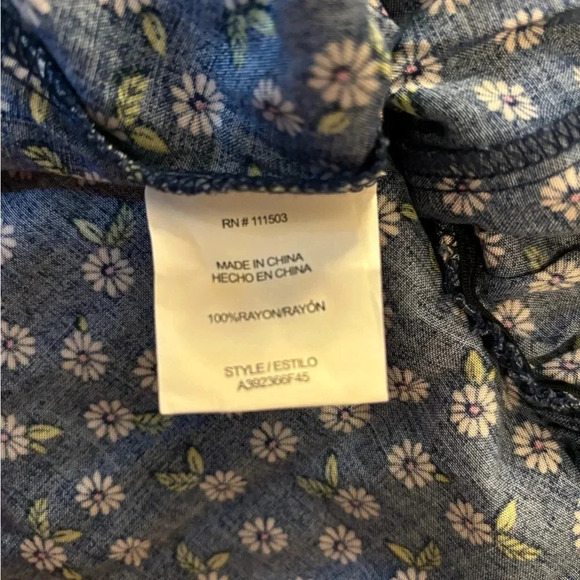 As U Wish Size M Floral Sundress
NWT, with upper lining. Navy with lavender. - Picture 4 of 8